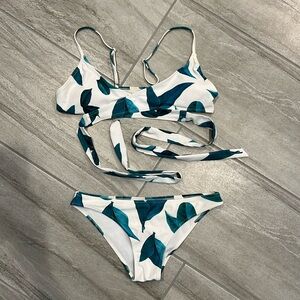 Women’s swim suit